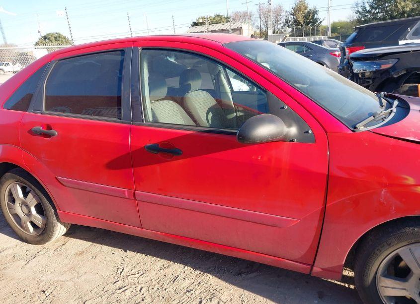 Photo 13 of 2005 Ford Focus ZX4 (VIN 1FAFP34N35W273201)