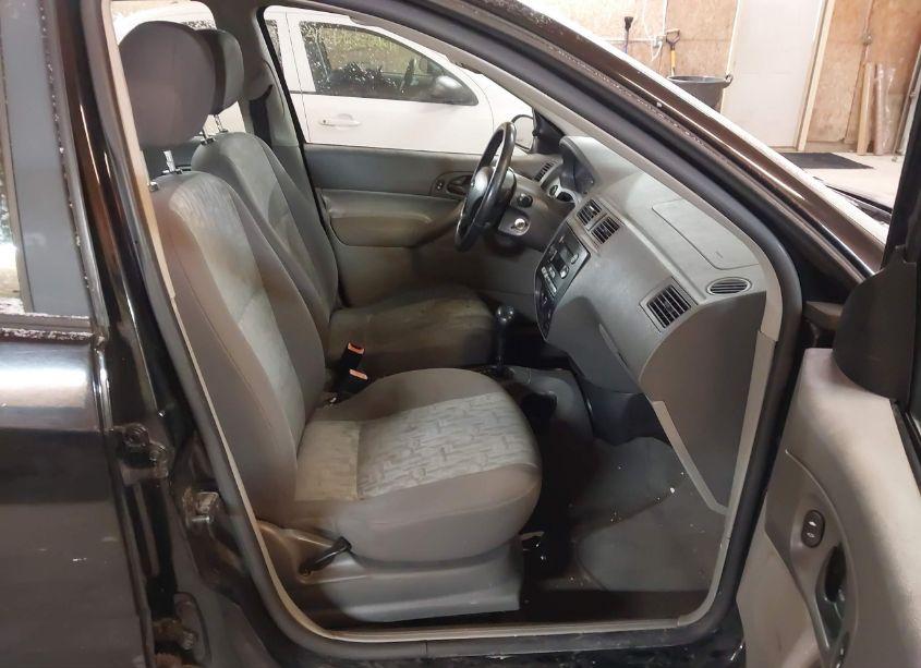 Photo 5 of 2005 Ford Focus ZX4 (VIN 1FAFP34N35W300977)