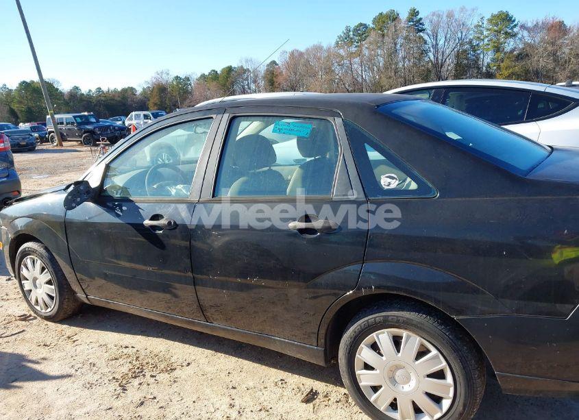 Photo 15 of 2006 Ford Focus ZX4 (VIN 1FAFP34N36W112882)