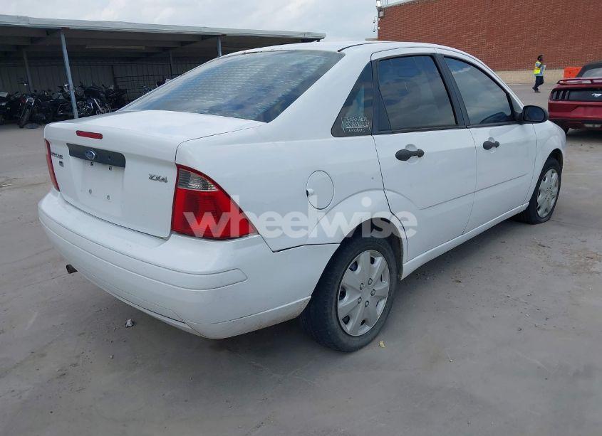 Photo 4 of 2006 Ford Focus ZX4 (VIN 1FAFP34N36W252690)