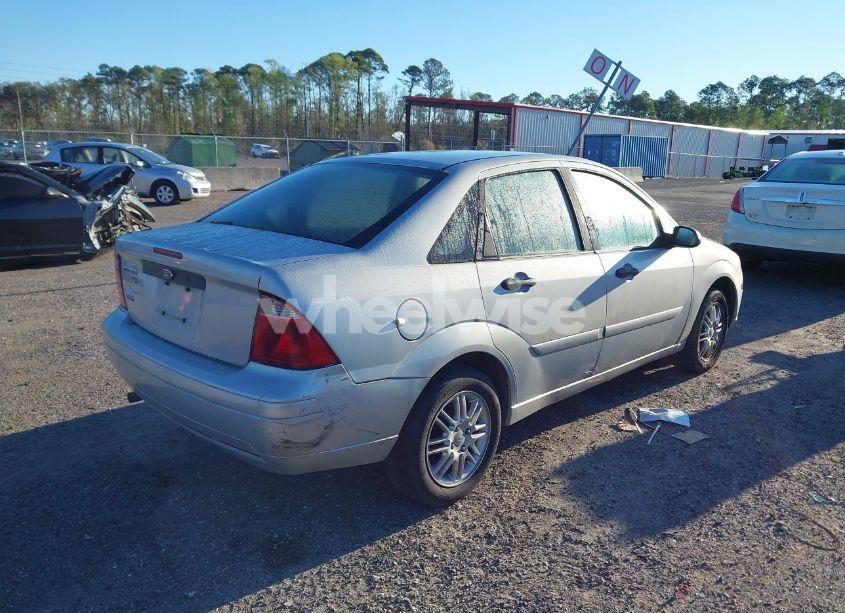 Photo 4 of 2007 Ford Focus S/SE/SES (VIN 1FAFP34N37W131580)