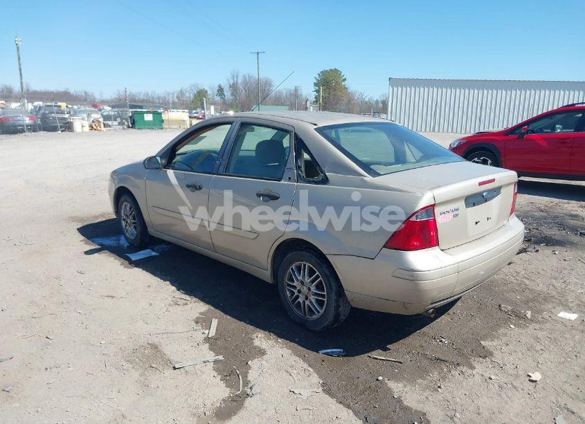 Photo 3 of 2007 Ford Focus S/SE/SES (VIN 1FAFP34N37W251072)