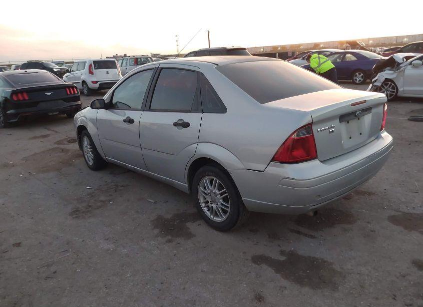 Photo 3 of 2007 Ford Focus S/SE/SES (VIN 1FAFP34N37W316583)