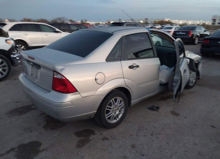 Photo 4 of 2007 Ford Focus S/SE/SES (VIN 1FAFP34N37W316583)