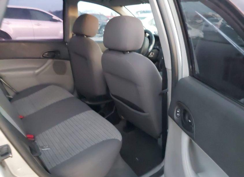 Photo 8 of 2007 Ford Focus S/SE/SES (VIN 1FAFP34N37W316583)