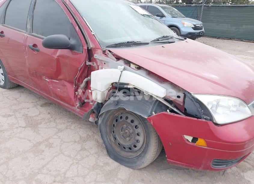 Photo 6 of 2005 Ford Focus ZX4 (VIN 1FAFP34N45W134033)