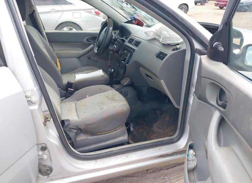 Photo 5 of 2005 Ford Focus ZX4 (VIN 1FAFP34N45W139328)