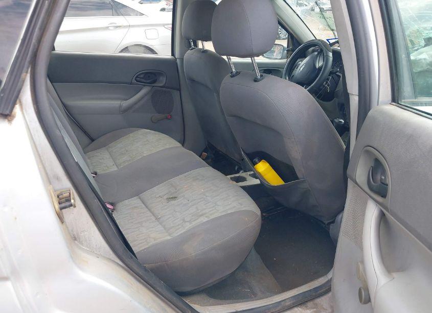 Photo 8 of 2005 Ford Focus ZX4 (VIN 1FAFP34N45W139328)