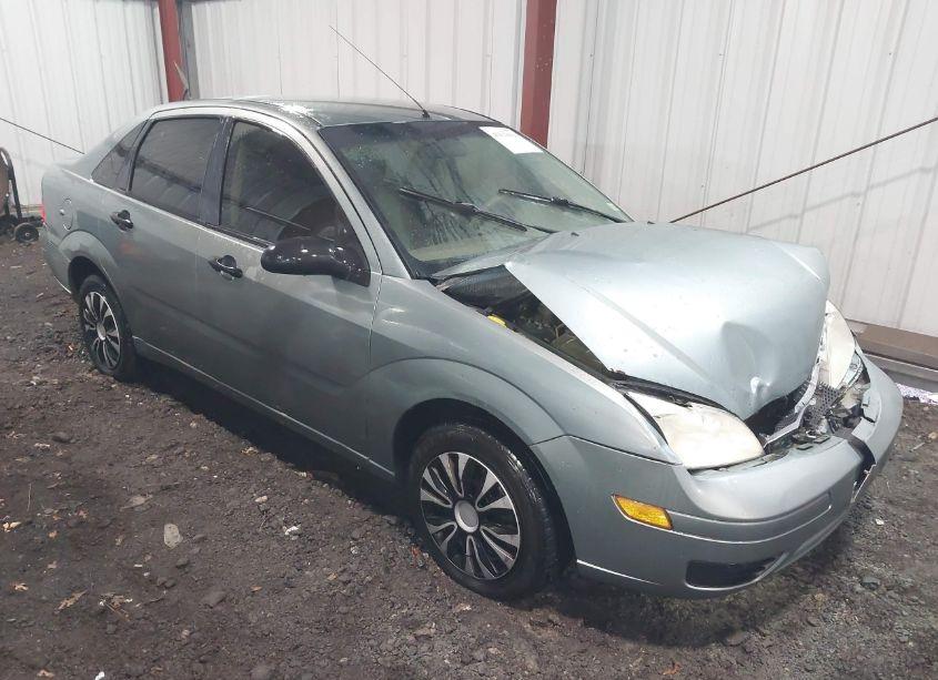 2005 Ford Focus ZX4 (VIN 1FAFP34N45W194281) main photo