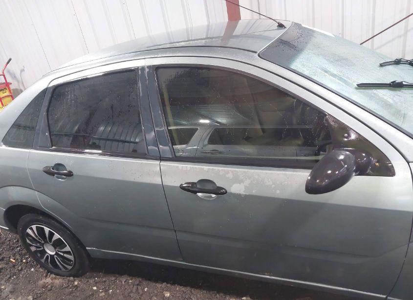 Photo 13 of 2005 Ford Focus ZX4 (VIN 1FAFP34N45W194281)