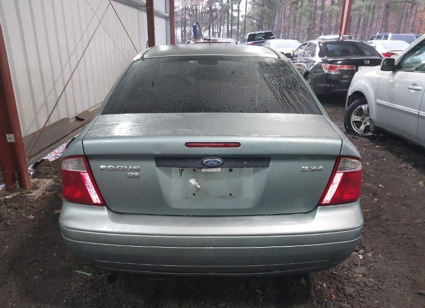 Photo 16 of 2005 Ford Focus ZX4 (VIN 1FAFP34N45W194281)