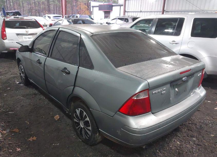 Photo 3 of 2005 Ford Focus ZX4 (VIN 1FAFP34N45W194281)