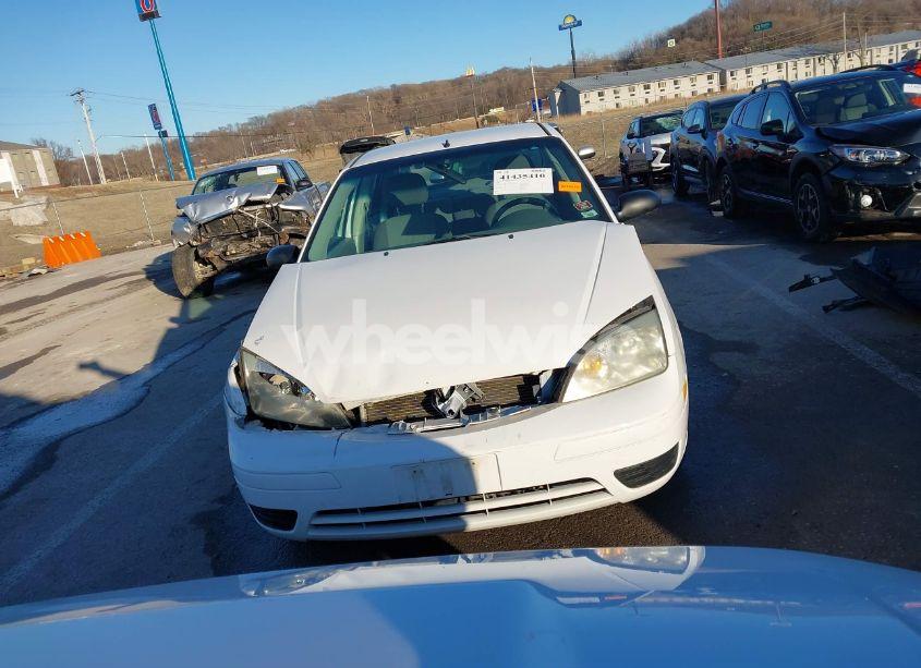 Photo 12 of 2005 Ford Focus ZX4 (VIN 1FAFP34N45W222967)