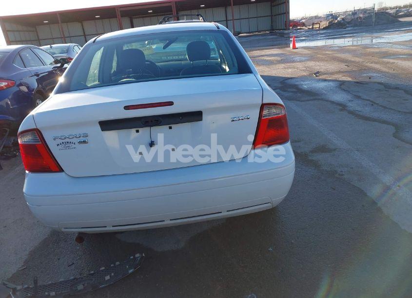 Photo 16 of 2005 Ford Focus ZX4 (VIN 1FAFP34N45W222967)