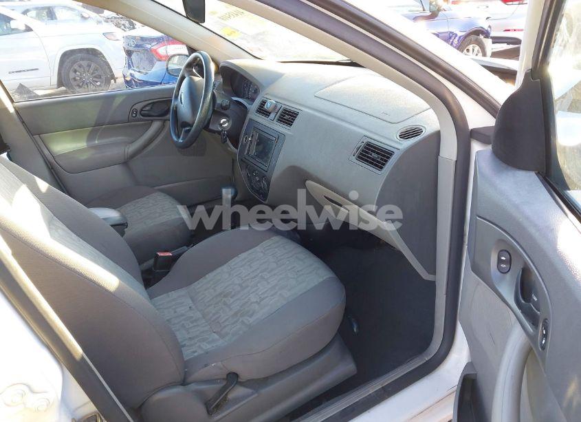 Photo 5 of 2005 Ford Focus ZX4 (VIN 1FAFP34N45W222967)