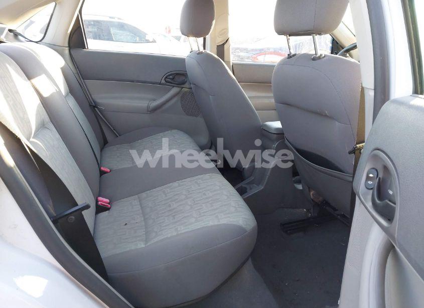 Photo 8 of 2005 Ford Focus ZX4 (VIN 1FAFP34N45W222967)