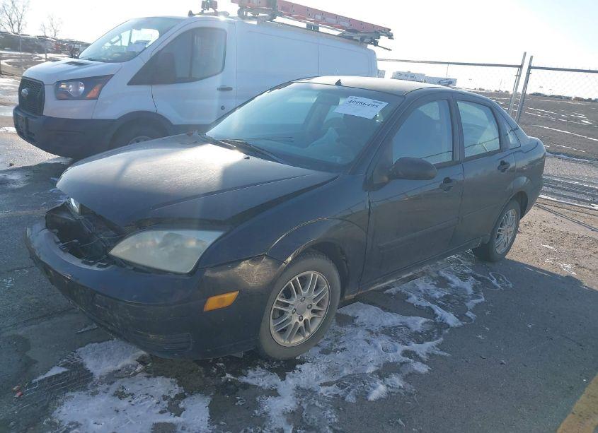 Photo 2 of 2005 Ford Focus ZX4 (VIN 1FAFP34N45W227392)