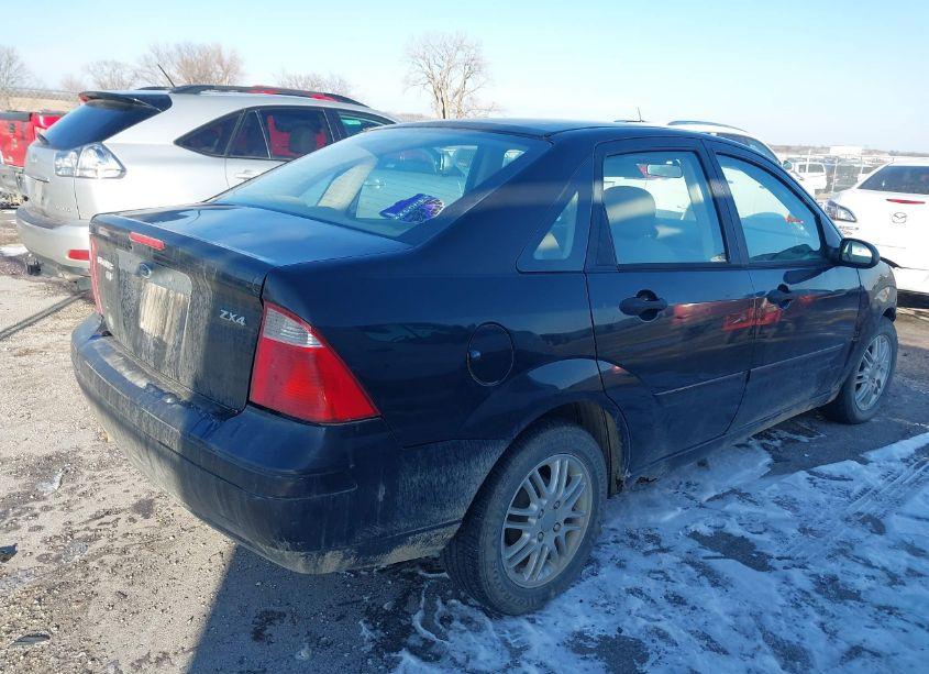 Photo 4 of 2005 Ford Focus ZX4 (VIN 1FAFP34N45W227392)