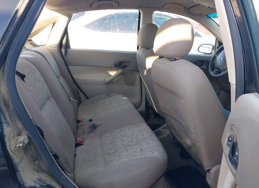 Photo 8 of 2005 Ford Focus ZX4 (VIN 1FAFP34N45W227392)