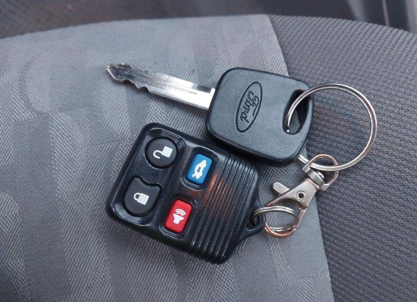 Photo 11 of 2005 Ford Focus ZX4 (VIN 1FAFP34N45W231538)