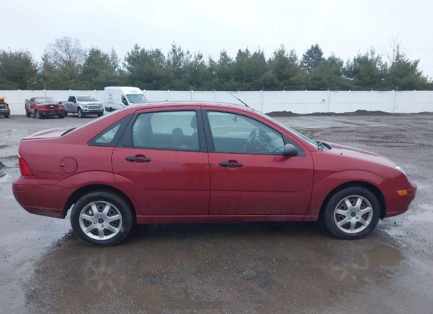 Photo 13 of 2005 Ford Focus ZX4 (VIN 1FAFP34N45W231538)