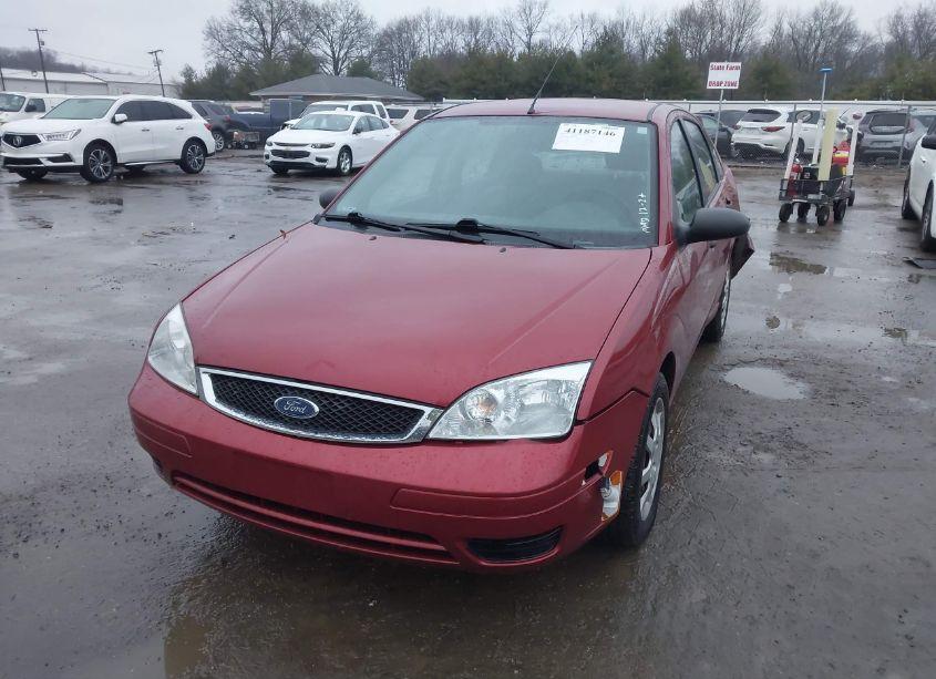 Photo 2 of 2005 Ford Focus ZX4 (VIN 1FAFP34N45W231538)