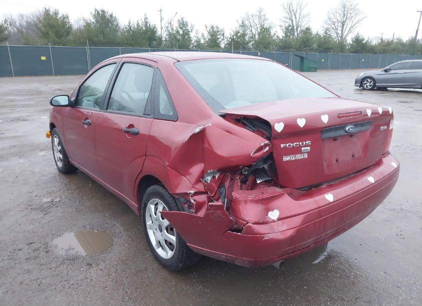 Photo 6 of 2005 Ford Focus ZX4 (VIN 1FAFP34N45W231538)