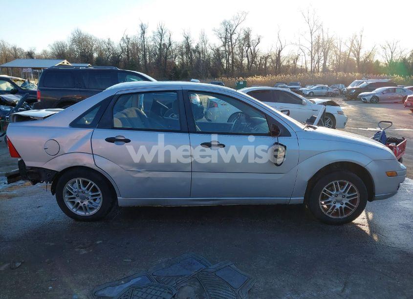 Photo 13 of 2006 Ford Focus ZX4 (VIN 1FAFP34N46W106993)