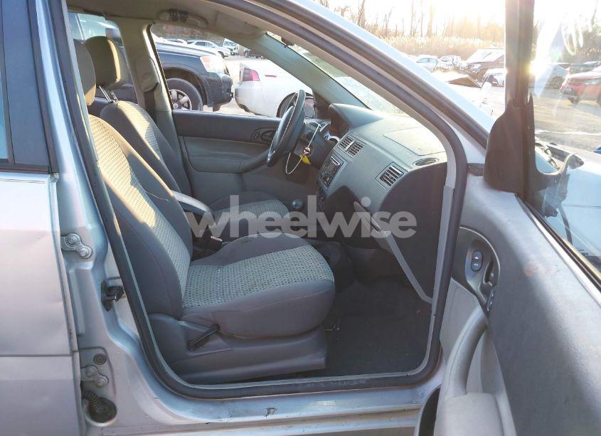 Photo 5 of 2006 Ford Focus ZX4 (VIN 1FAFP34N46W106993)