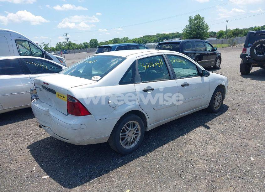 Photo 4 of 2007 Ford Focus S/SE/SES (VIN 1FAFP34N47W183106)