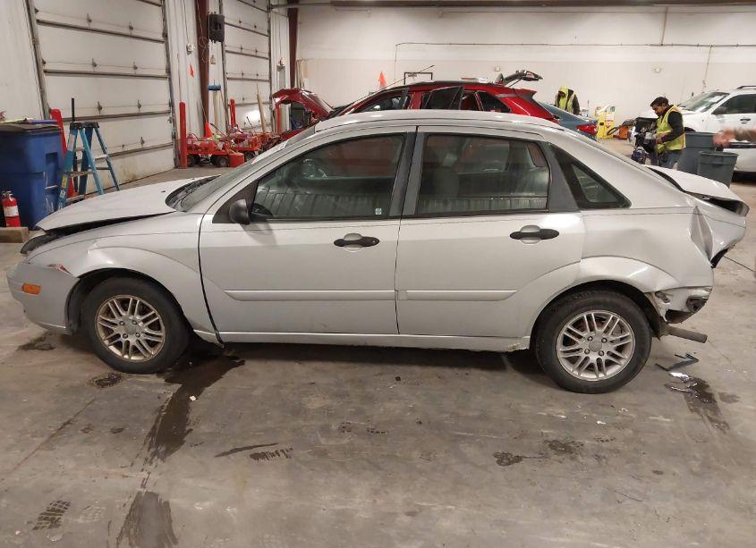 Photo 15 of 2007 Ford Focus S/SE/SES (VIN 1FAFP34N47W258631)