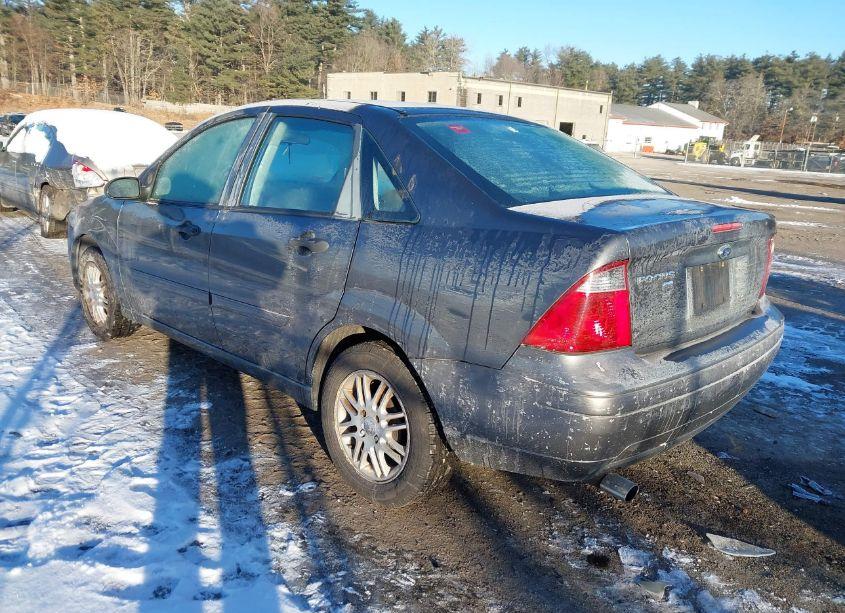 Photo 3 of 2007 Ford Focus S/SE/SES (VIN 1FAFP34N47W329777)