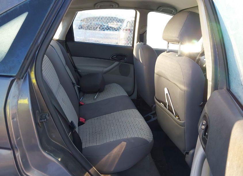 Photo 8 of 2007 Ford Focus S/SE/SES (VIN 1FAFP34N47W329777)