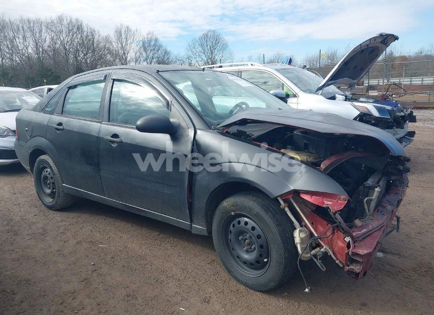 2005 Ford Focus ZX4 (VIN 1FAFP34N55W122375) main photo