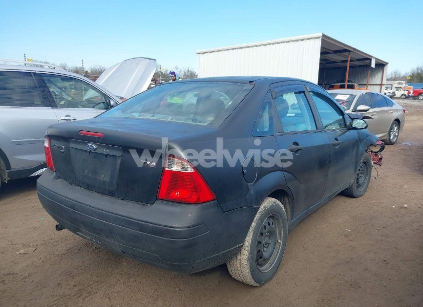 Photo 4 of 2005 Ford Focus ZX4 (VIN 1FAFP34N55W122375)