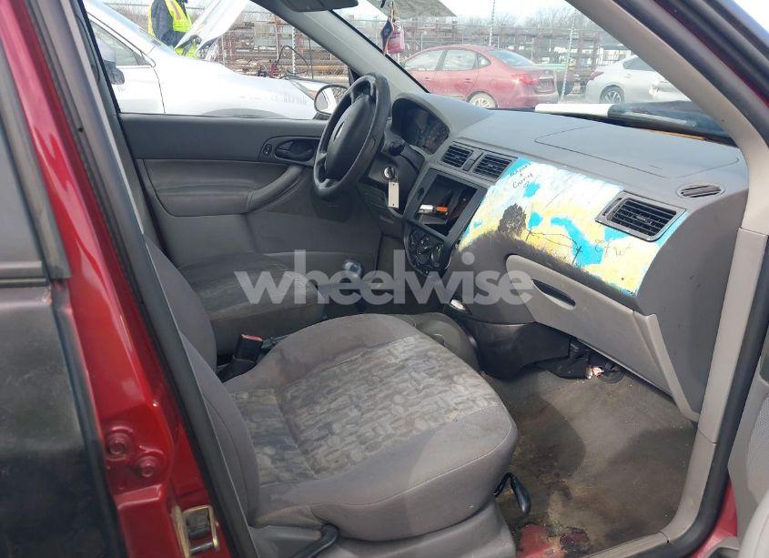 Photo 5 of 2005 Ford Focus ZX4 (VIN 1FAFP34N55W122375)