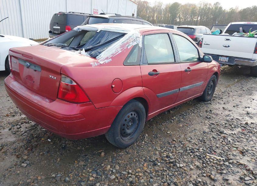 Photo 4 of 2005 Ford Focus ZX4 (VIN 1FAFP34N55W130329)