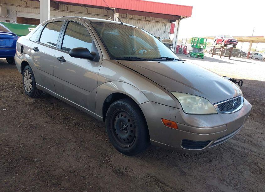 2005 Ford Focus ZX4 (VIN 1FAFP34N55W203215) main photo