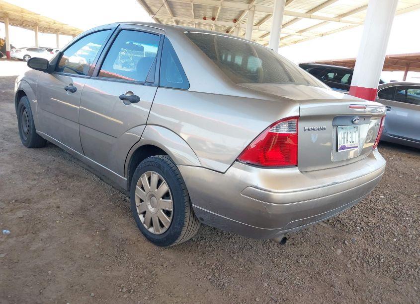 Photo 3 of 2005 Ford Focus ZX4 (VIN 1FAFP34N55W203215)