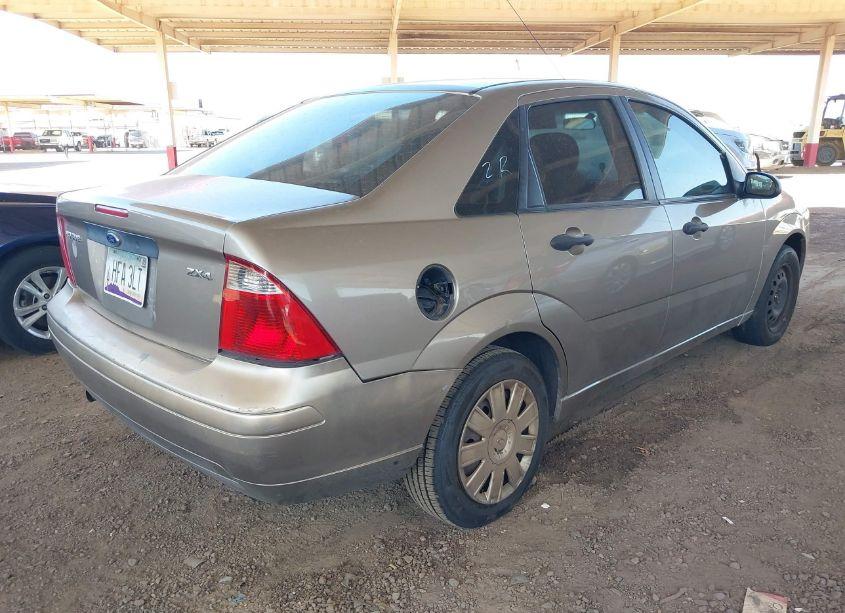 Photo 4 of 2005 Ford Focus ZX4 (VIN 1FAFP34N55W203215)