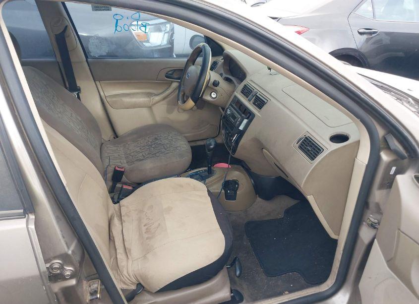 Photo 5 of 2005 Ford Focus ZX4 (VIN 1FAFP34N55W203215)