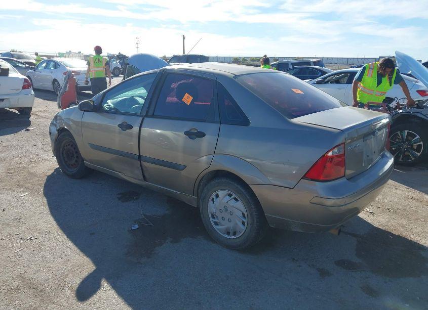 Photo 3 of 2005 Ford Focus ZX4 (VIN 1FAFP34N55W229569)