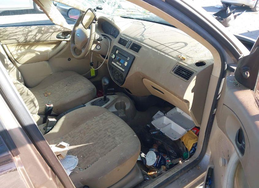 Photo 5 of 2005 Ford Focus ZX4 (VIN 1FAFP34N55W229569)