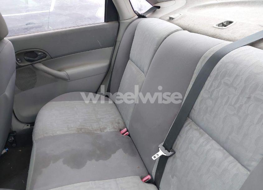 Photo 8 of 2005 Ford Focus ZX4 (VIN 1FAFP34N55W235517)