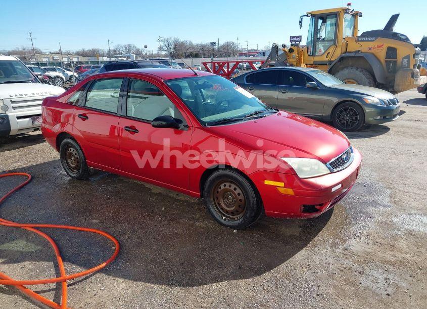 2005 Ford Focus ZX4 (VIN 1FAFP34N55W311933) main photo