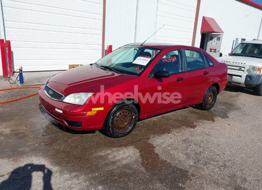 Photo 2 of 2005 Ford Focus ZX4 (VIN 1FAFP34N55W311933)