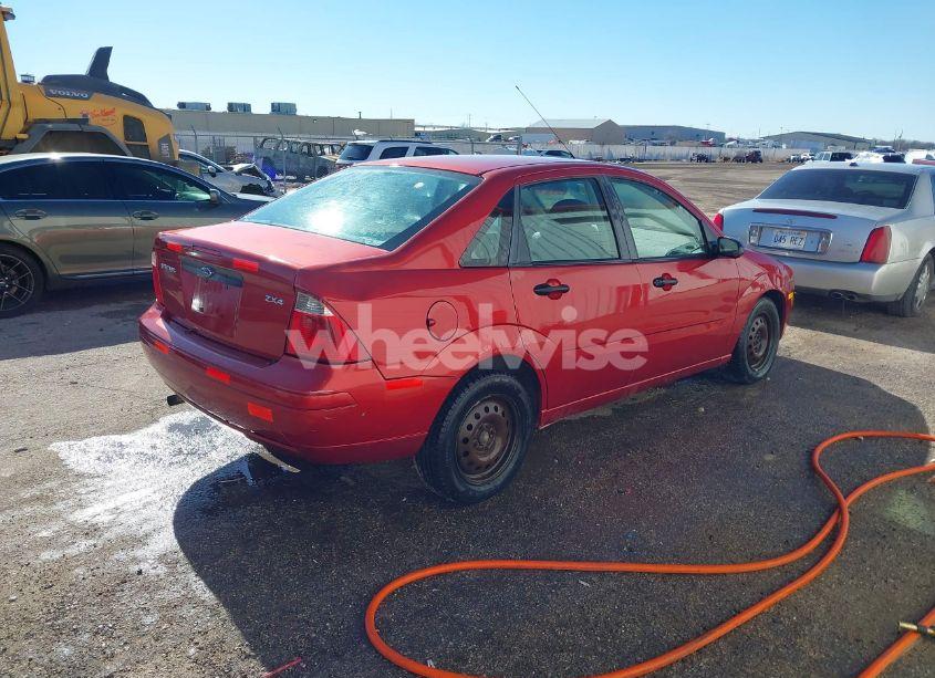 Photo 4 of 2005 Ford Focus ZX4 (VIN 1FAFP34N55W311933)