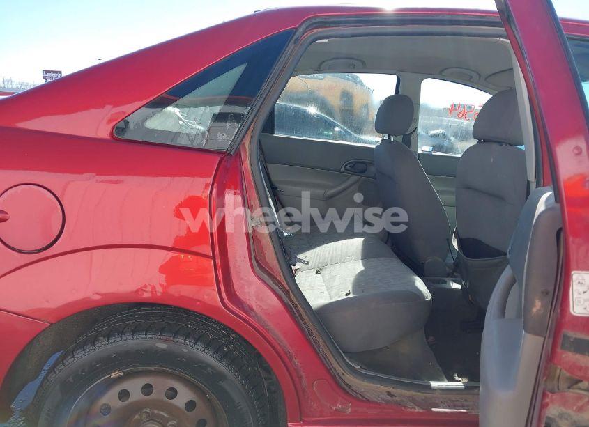 Photo 8 of 2005 Ford Focus ZX4 (VIN 1FAFP34N55W311933)