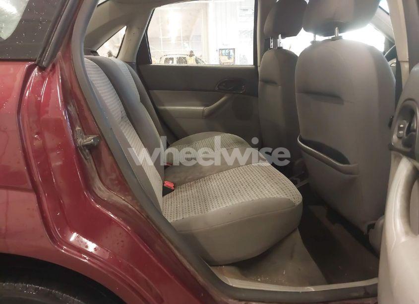 Photo 8 of 2007 Ford Focus S/SE/SES (VIN 1FAFP34N57W118006)