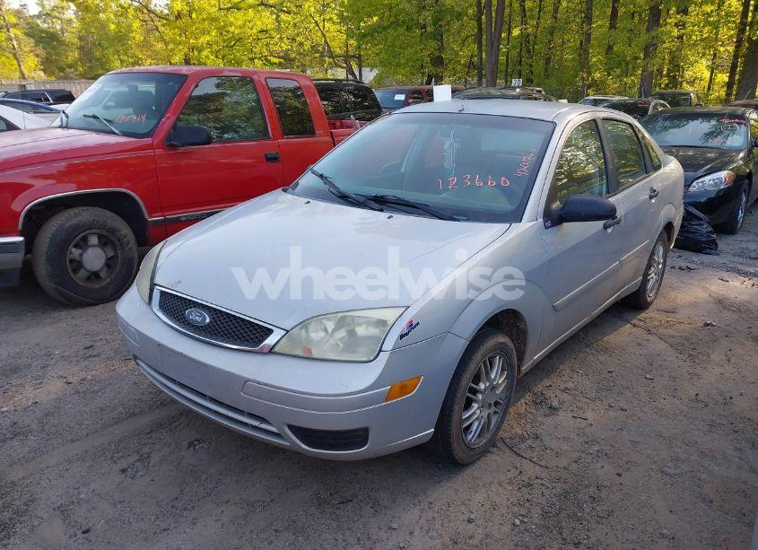 Photo 2 of 2007 Ford Focus S/SE/SES (VIN 1FAFP34N57W123660)